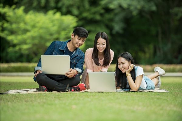 おすすめポケット型Wi-Fiはこの3つ｜初心者はこの中から選べば失敗しない